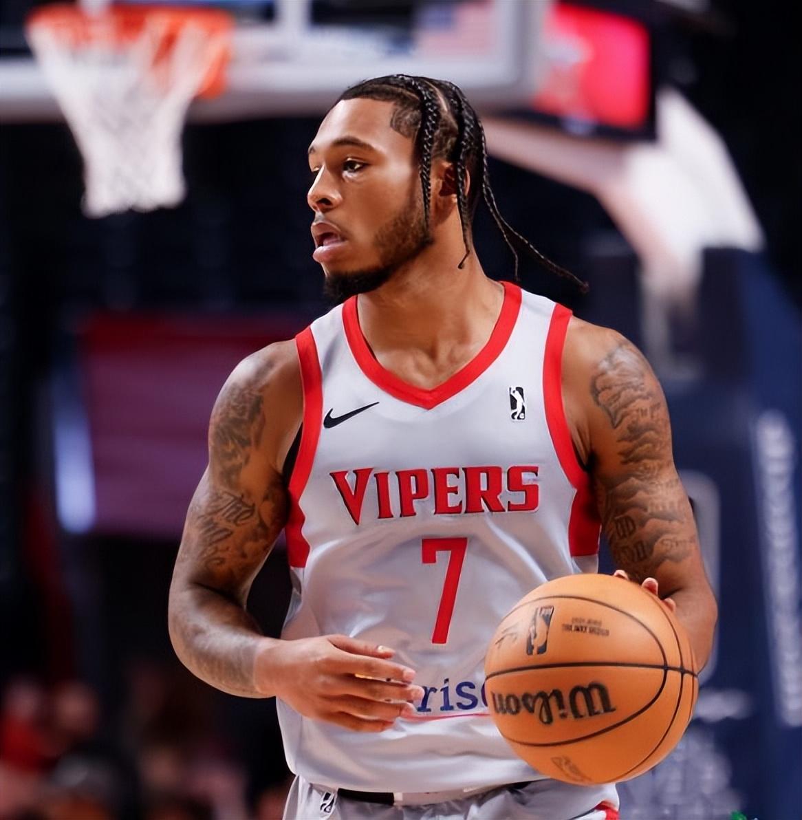 火箭队外线狂轰滥炸，刷新球队得分纪录