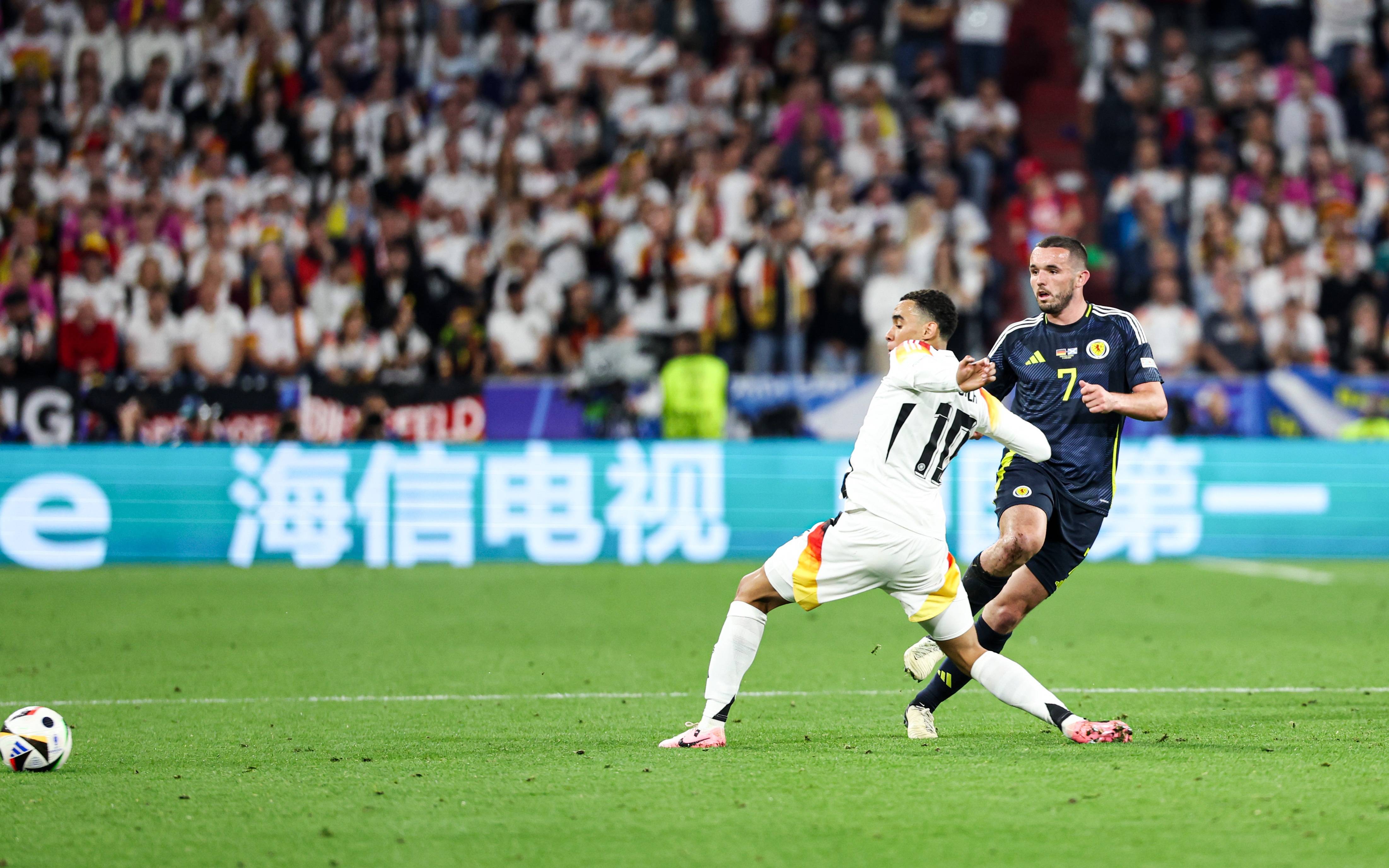 德国队战胜对手，晋级欧洲预选赛