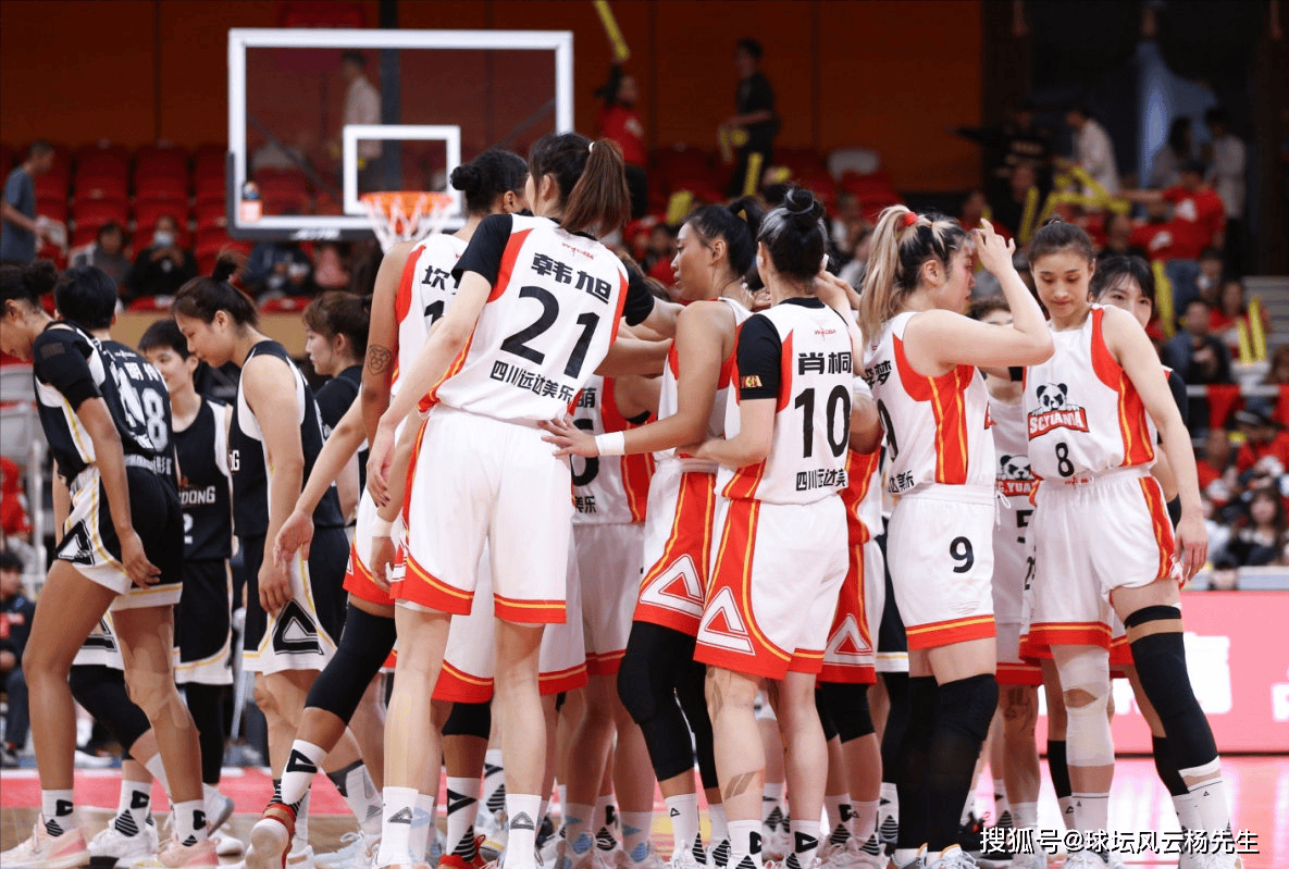 内蒙古女篮奋力抗衡，挺进决赛！