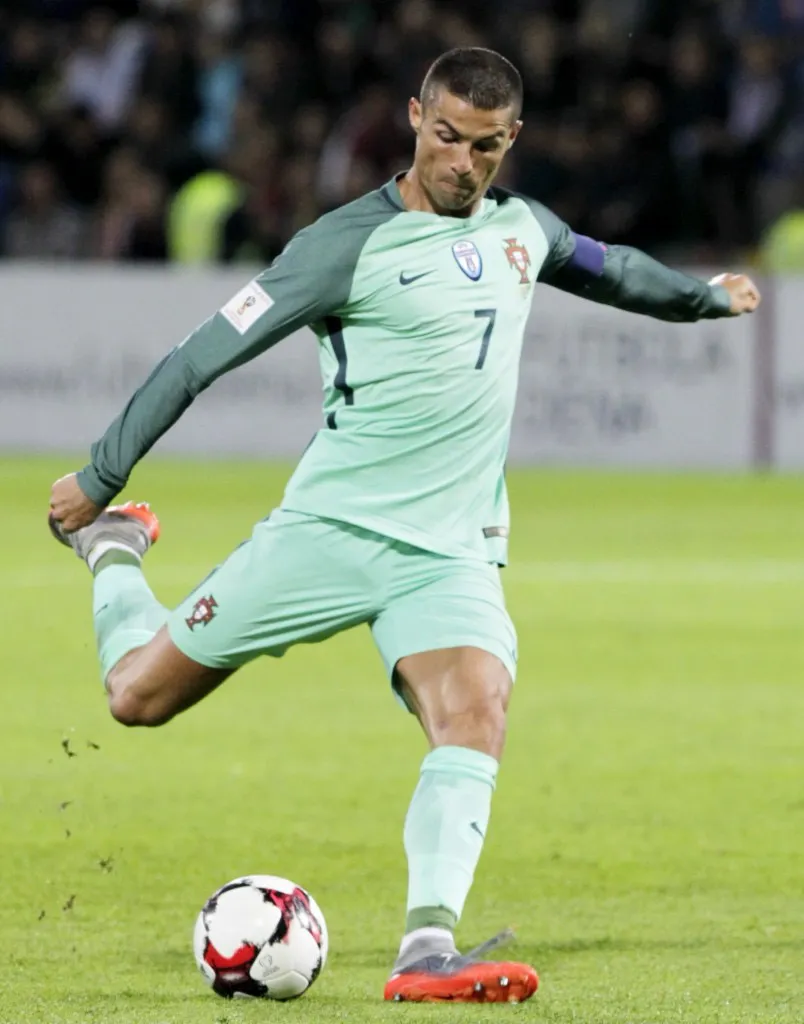 比利时豪取波黑，法尔考等人四球破门的简单介绍