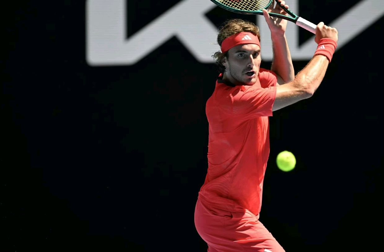 德国网球队碾压西班牙网球队，西西帕斯统治全场