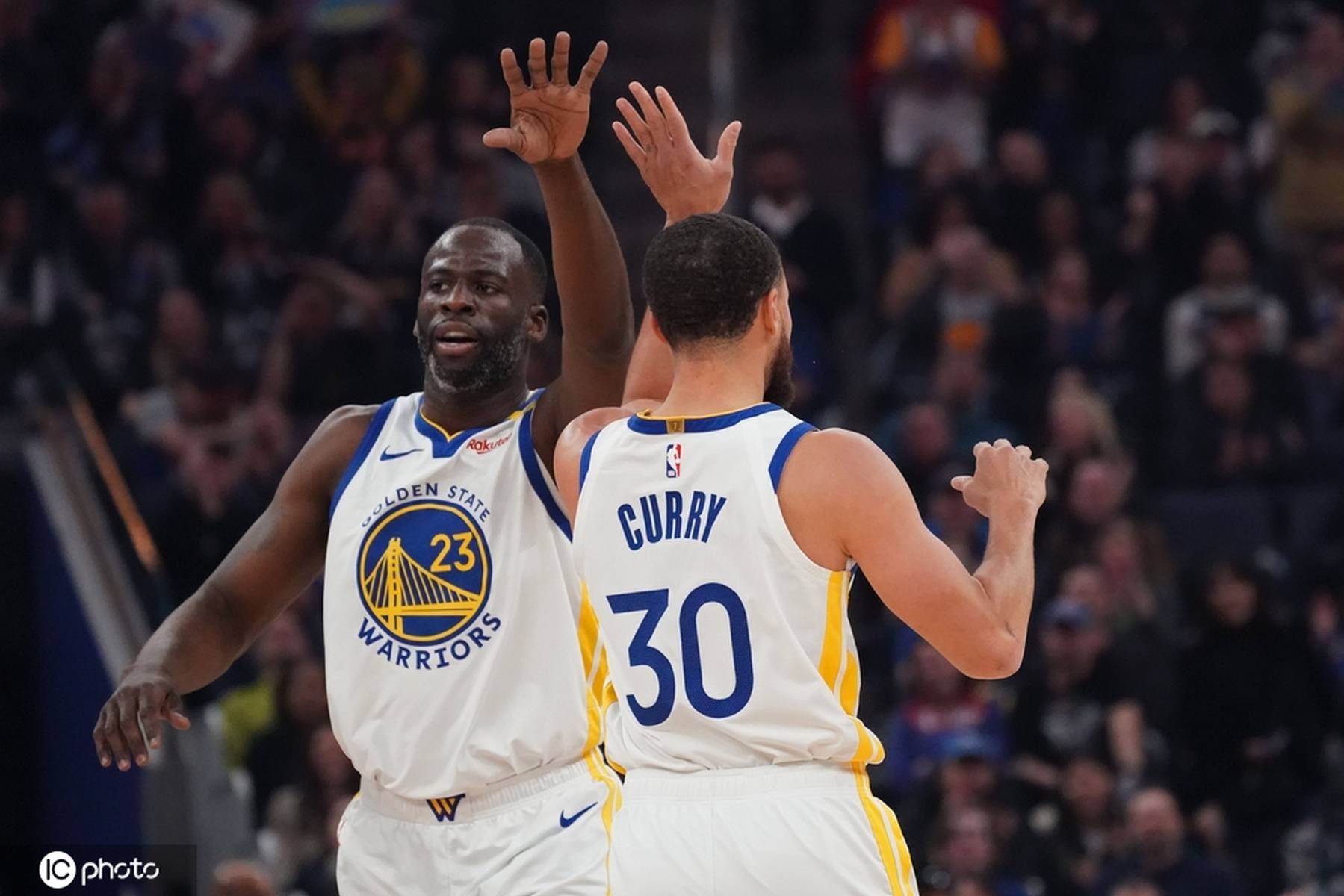 活塞负于灰熊，格林盖帽绝杀完成翻盘